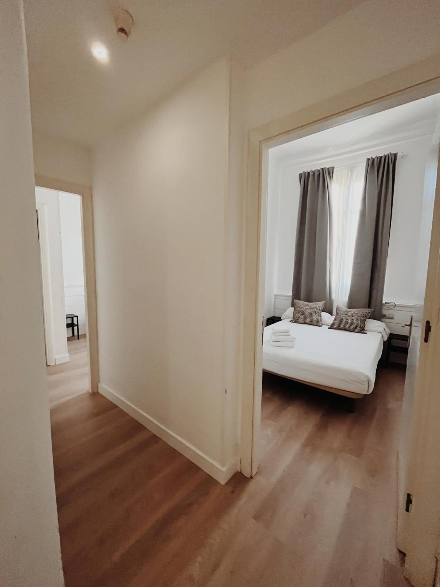 Apartamentos Express By Gaiarooms Barcelona Exterior photo
